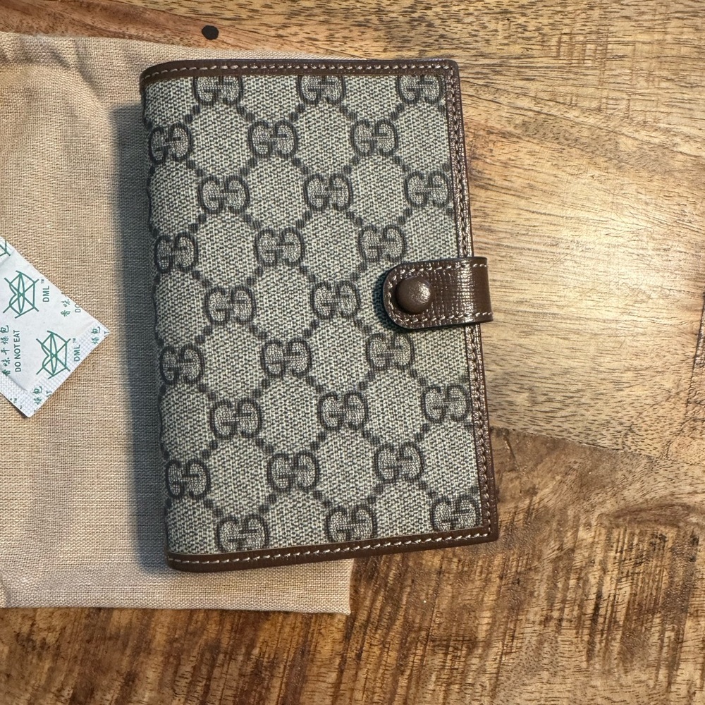 Gucci passport wallet